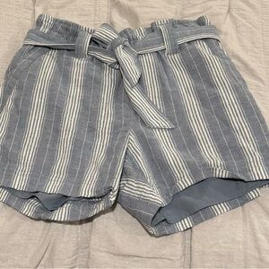 Abercrombie Kids Paperbag Linen Shorts with Belt Size 13/14, worn once.